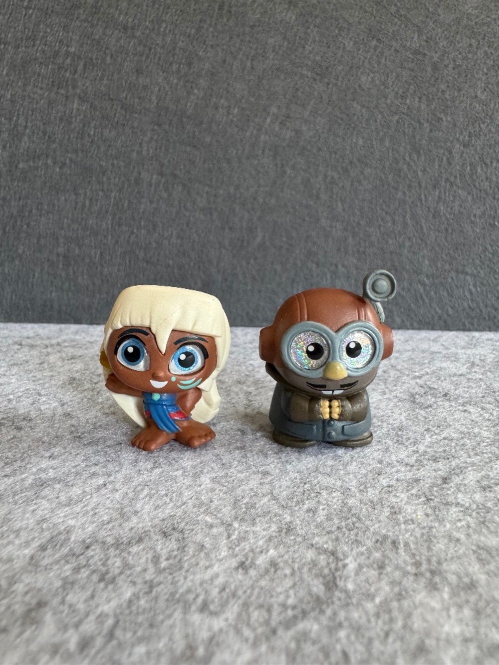 Disney Doorables - Atlantis - Ultra rare Princess Kida and Gaeton Moliere
